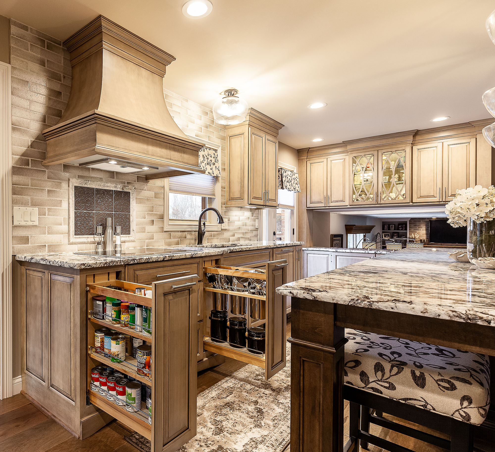 antique white kitchen ideas